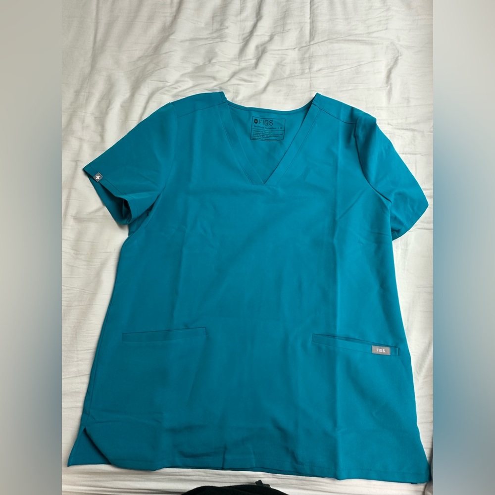 WOMENS FIGS SCRUB TOP MEDIUM